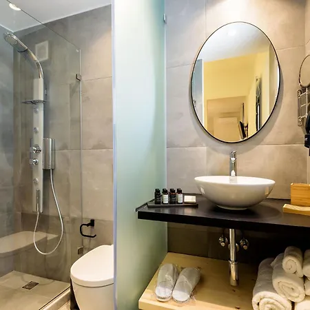 Peven Naousa (Paros)