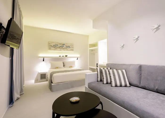 Peven Naousa (Paros)