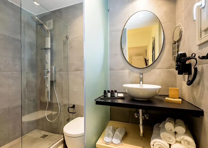 Peven Naousa (Paros)