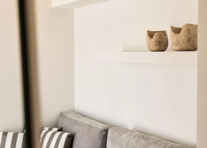 Peven Naousa (Paros)